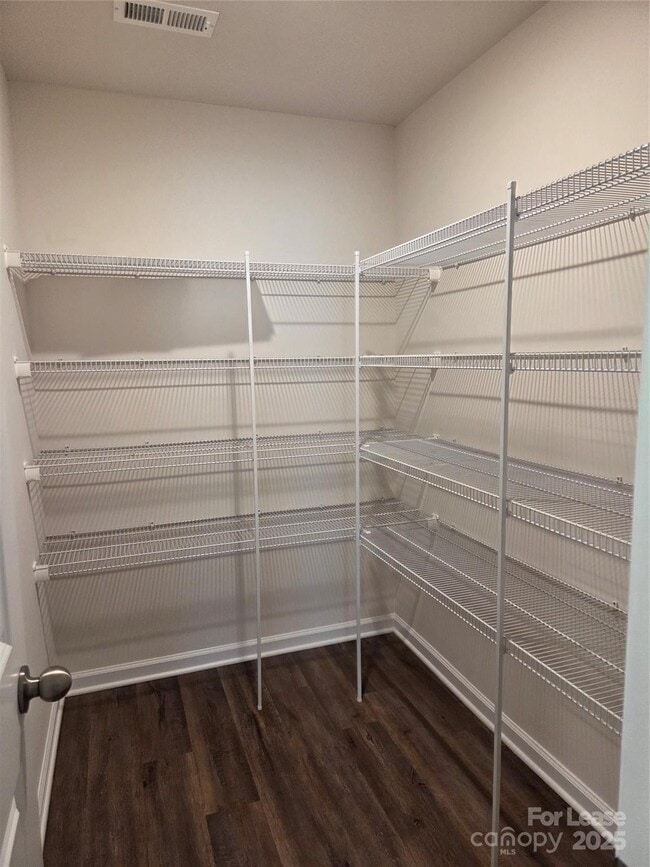 Building Photo - 1537 Woodhouse Dr