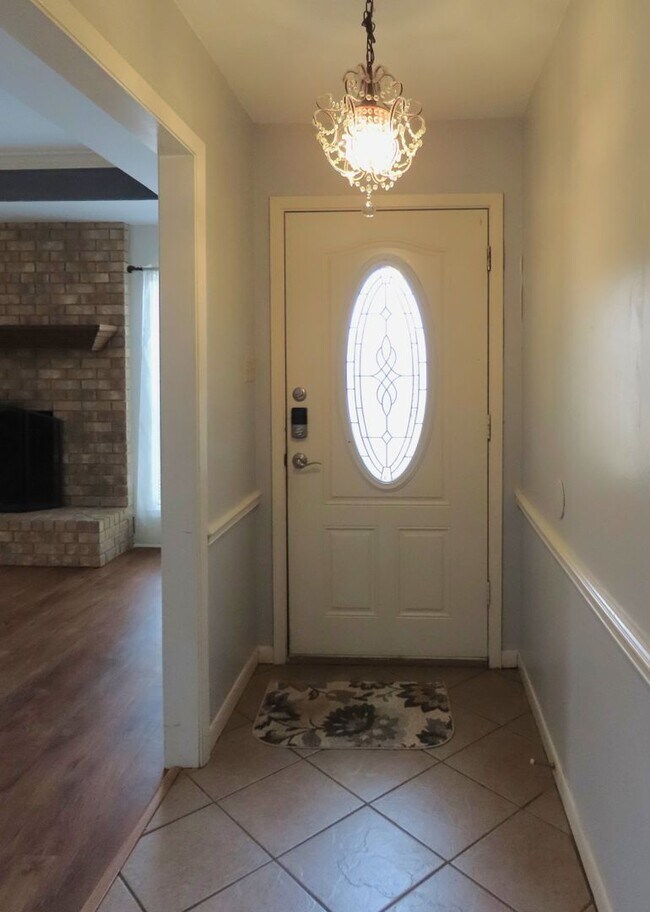 Building Photo - Lawn Care Included! Beautiful 3 Bedroom, 2...