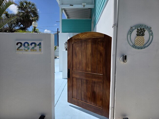 Foto del edificio - Downtown Gulfport - The Pineapple House