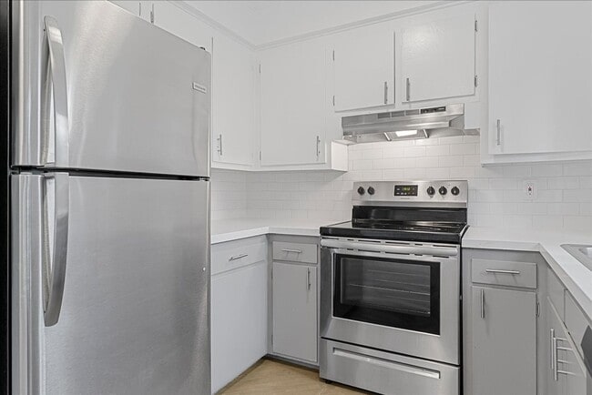 Photo - 11661 Erwin Street-08 Apartment