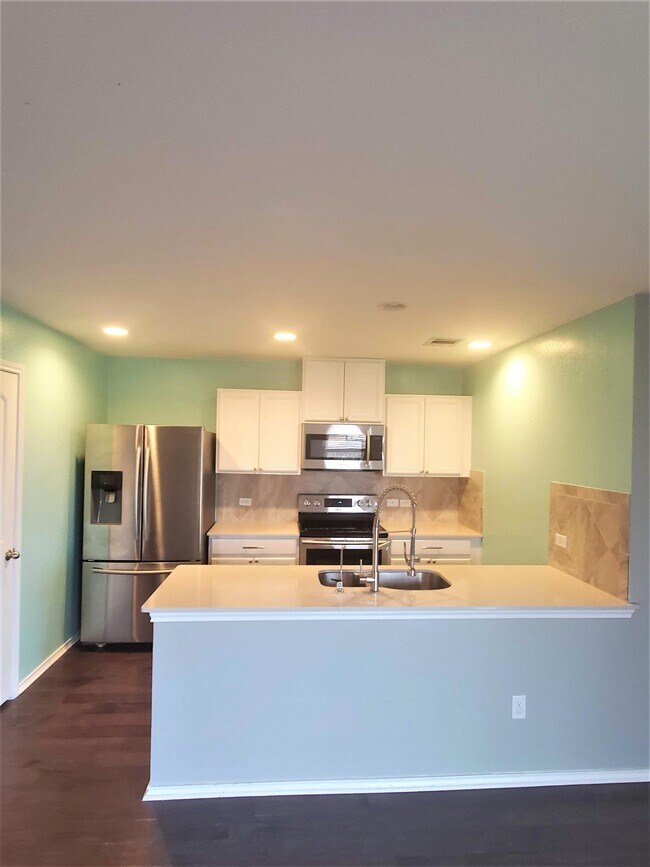 Building Photo - 261 New Bridge Dr