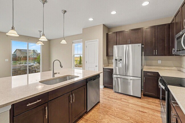 Foto del edificio - 3 Bed 2 Bath Ranch Home with Den and Large Unfinished Basement