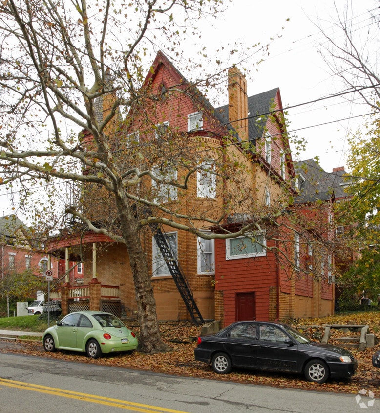 Building Photo - 229 Stratford Ave