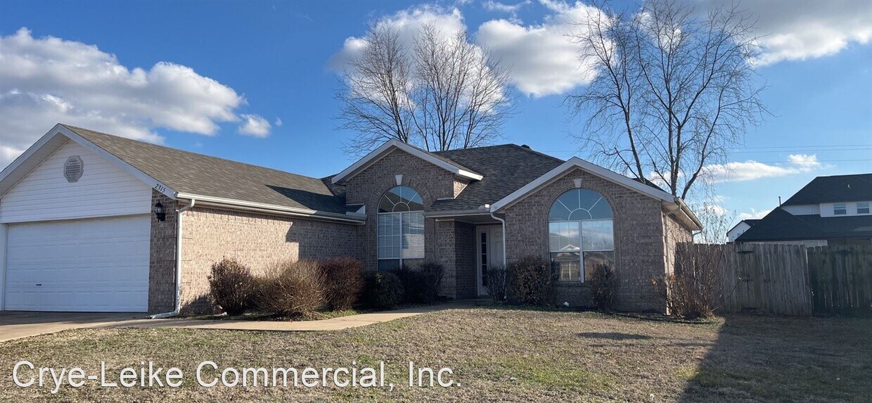 3 br, 2 bath House 2315 SW 17th St House Rental in Bentonville, AR