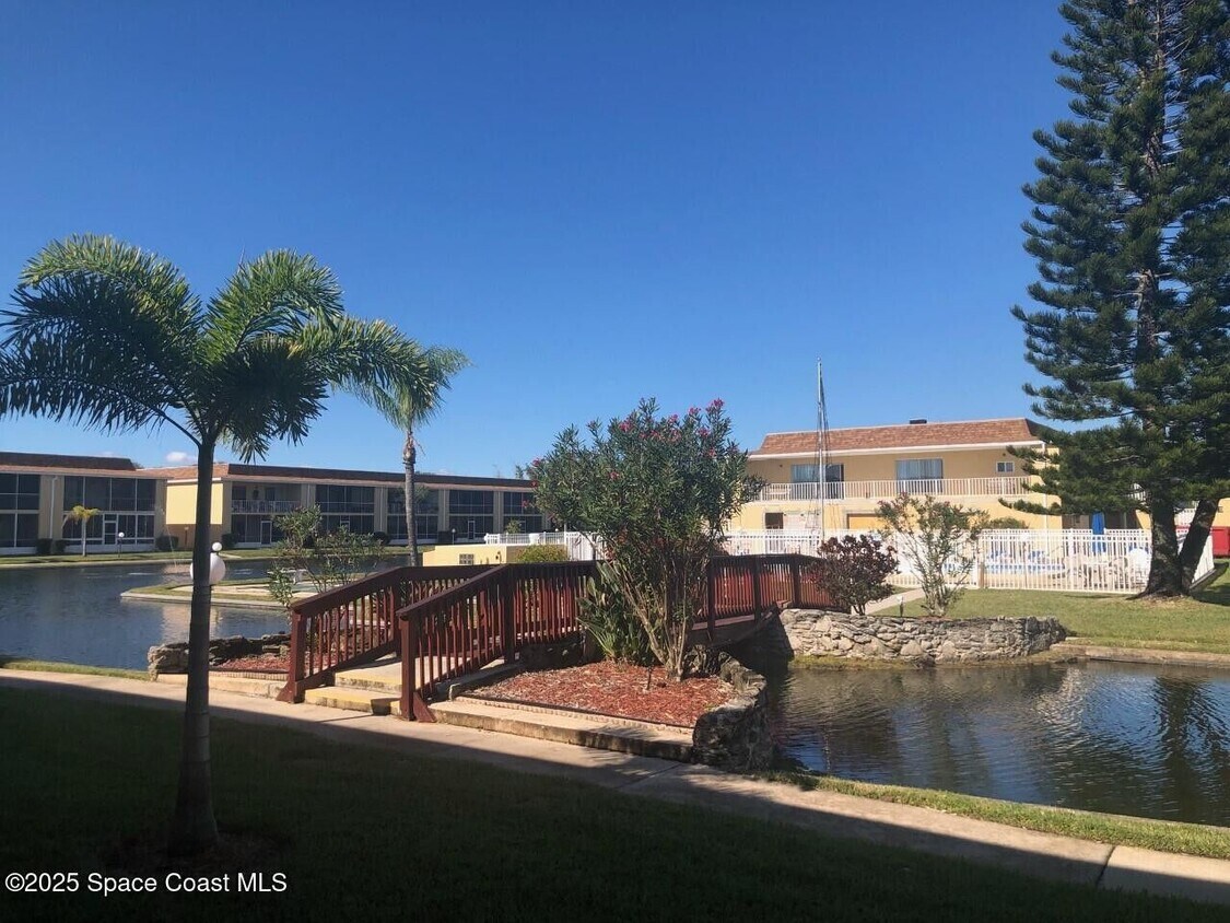 Foto principal - 2135 N Courtenay Pkwy
