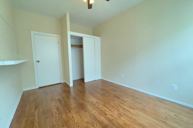 Building Photo - 55 Tiemann Pl