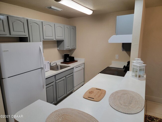 Foto del edificio - 900 S Peninsula Dr