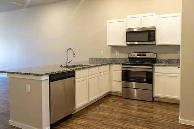 Foto del edificio - Cypress -2119 N Jayton Avenue
