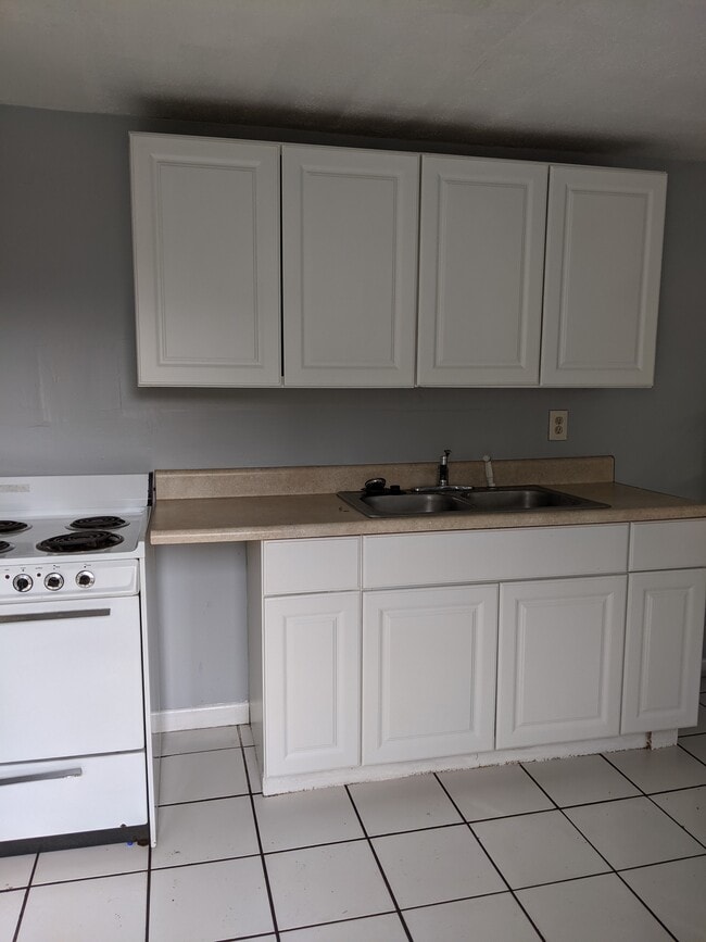 1226 E Emma St Unit B, Tampa, FL 33603 Apartments in Tampa, FL