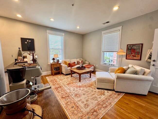 Building Photo - 405 S Huntington Ave
