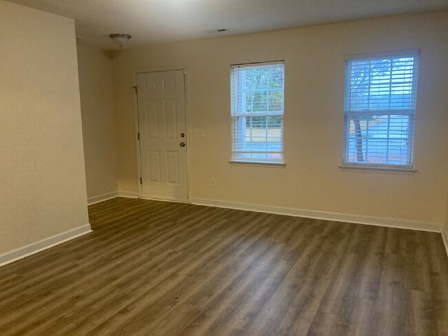 Building Photo - 300 Burley Dr