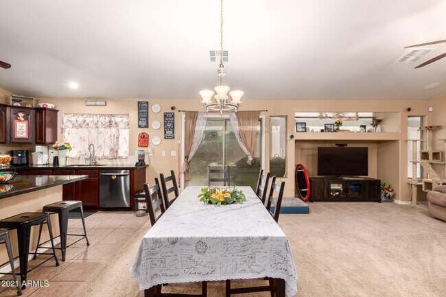 Foto del edificio - 22958 W Yavapai St