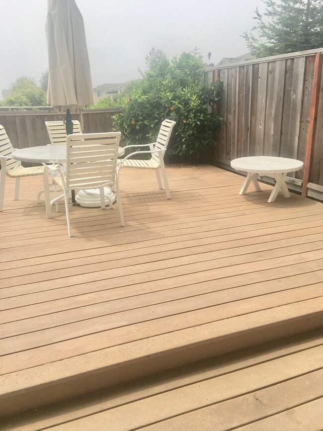 Spacious trex deck with partial ocean view - 419 Sailfish Dr