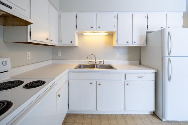 Building Photo - 50-62 East Street - 3B