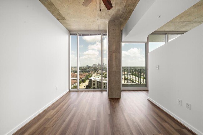 Foto del edificio - 5925 Almeda Rd