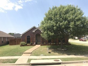 Building Photo - 7601 Maplewood Dr