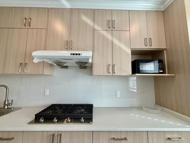 Building Photo - 1538 61st Av E