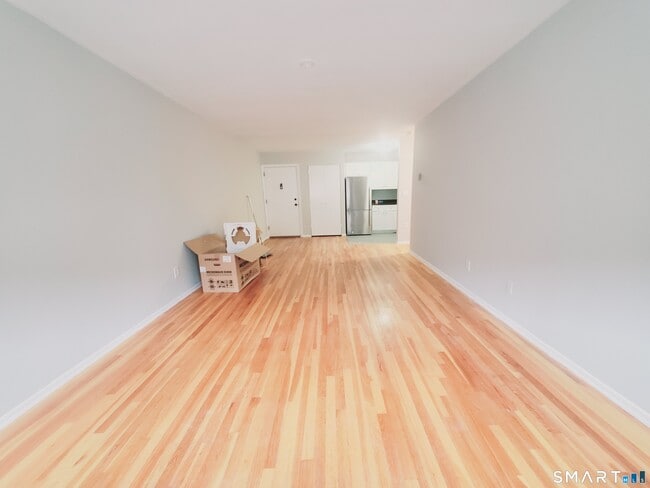 Foto del edificio - 637 Cove Rd