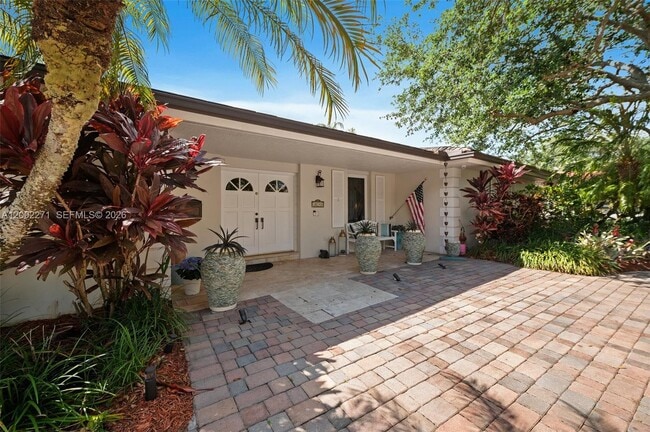 Building Photo - 10740 SW 74th Ct