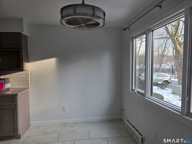 Building Photo - 45 Towne House Rd