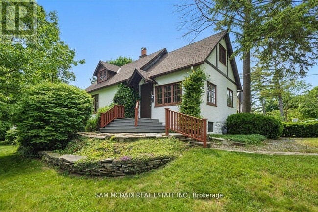 Photo du bâtiment - 62 Maple Ave S