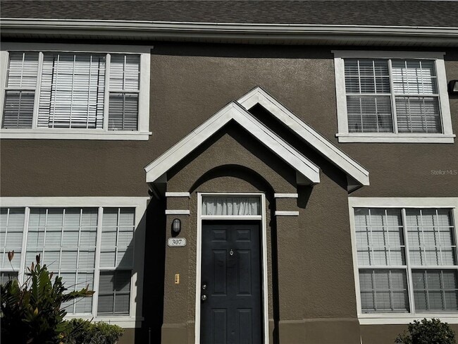 Foto del edificio - 9141 Lee Vista Blvd