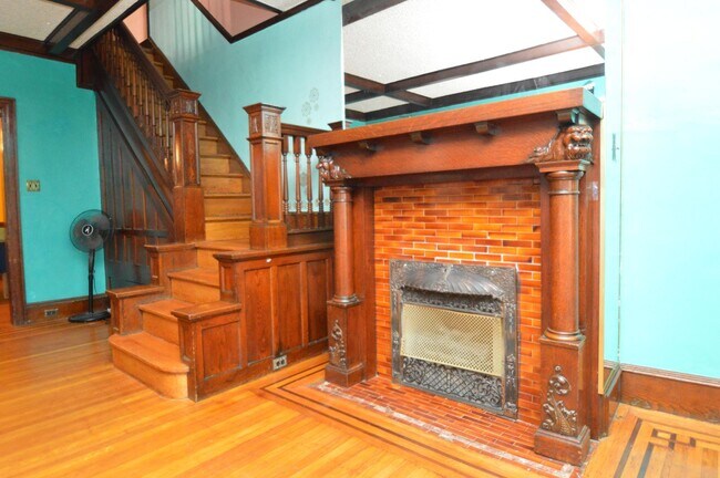 Building Photo - Stunning Architectural 4 Bedroom Gem Acros...