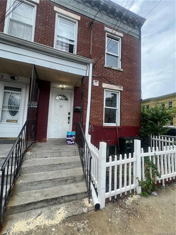 35 Riverview Pl, Yonkers, NY 10701 Townhome Rentals in Yonkers NY