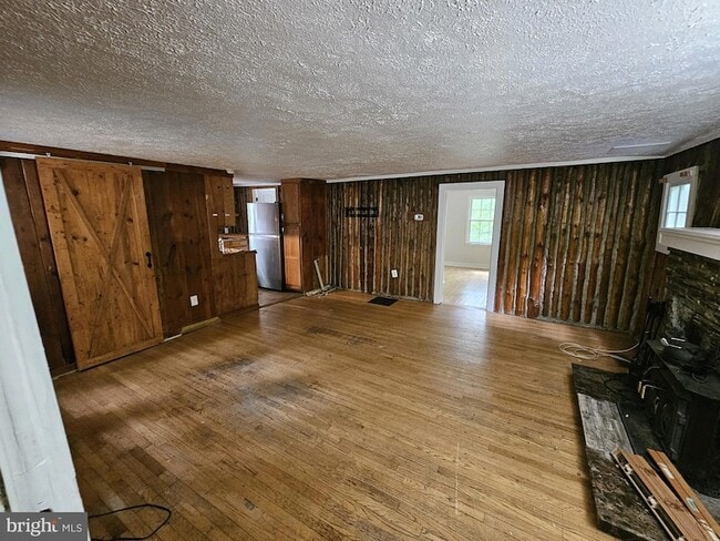 Photo - 11775 Stanbaugh Ln House