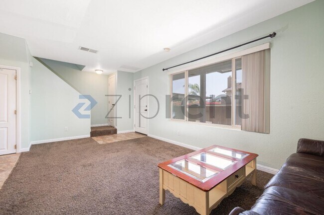 Building Photo - 221 Westlake Dr