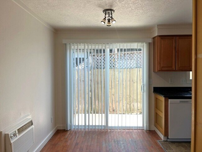 Foto del edificio - 1288 E Santiam St
