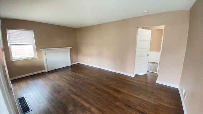 Building Photo - 2330 Alpine Way