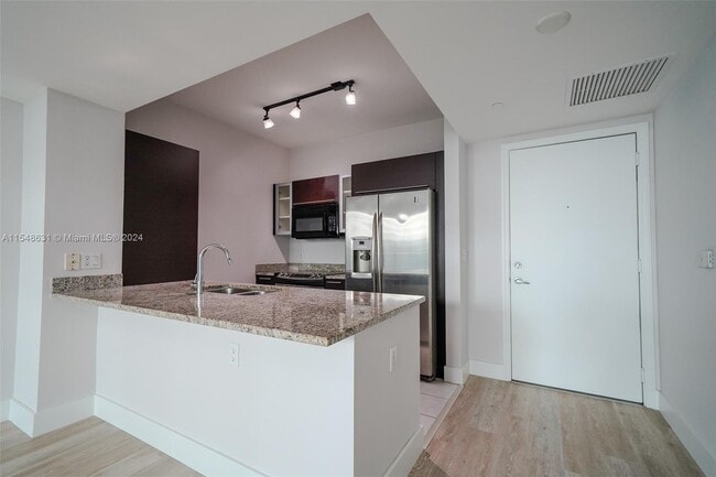 Photo - 950 Brickell Bay Dr Apartment