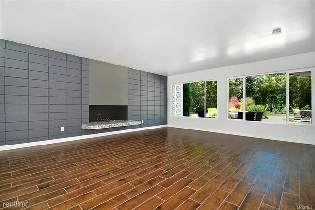 Foto del edificio - 4 br, 3.5 bath House - 19481 Rosita St