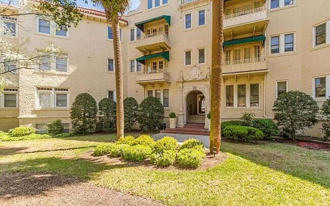 Building Photo - 2068 Walton Wy