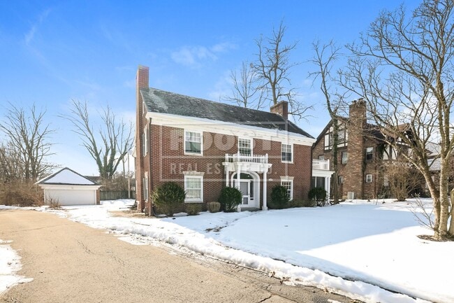 Building Photo - 5 bed 3.5 Bath Single Family Home Available in Dayton