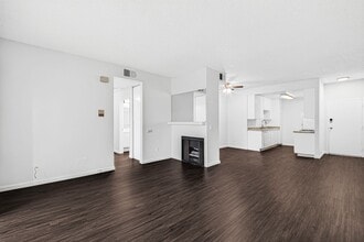 Building Photo - 10749 Francis Pl