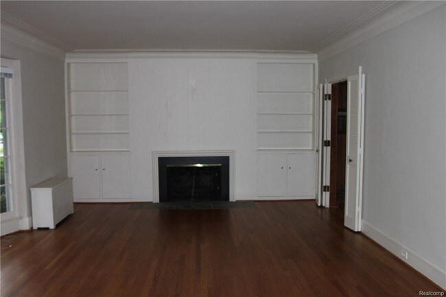Building Photo - 448 Lincoln Rd