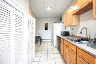 Building Photo - 25 Linden St