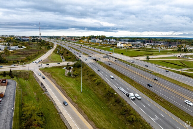 I-271 and Harvard Road intersect in Warrensville Heights for easy highway access.