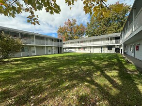 Building Photo - 516 Massillon Rd