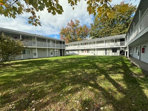 Building Photo - 516 Massillon Rd