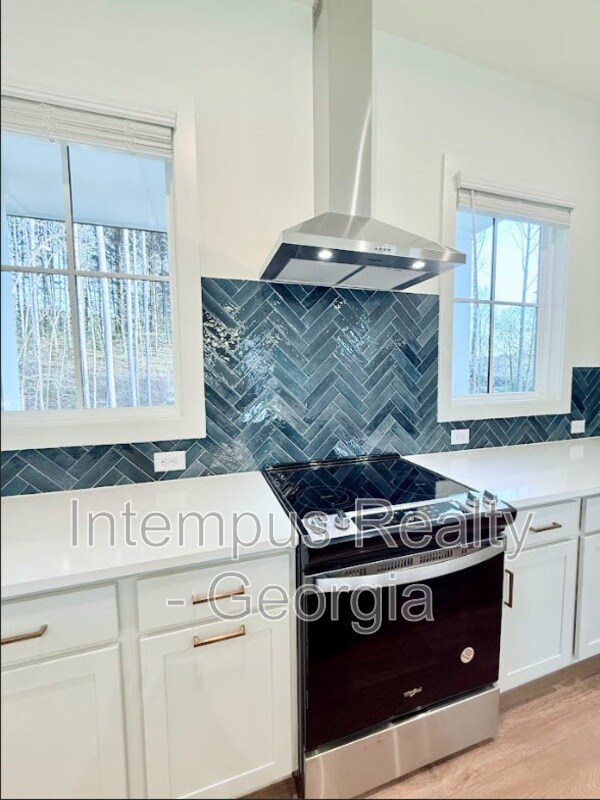Foto del edificio - 102 Pinecone Pkwy