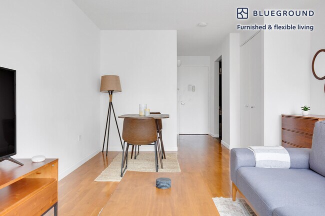Building Photo - 189 W 89th St