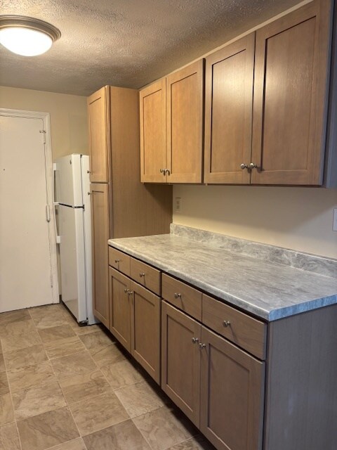 Foto del edificio - 1196 Middle Tpke W