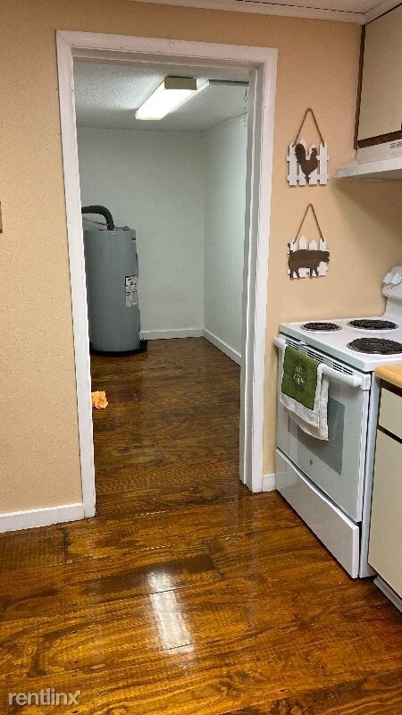 Building Photo - 1 br, 1 bath Apartment - 601 Springbrook Dr.