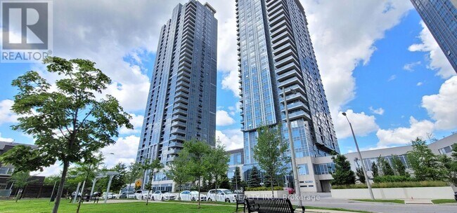 Building Photo - 275 Village Green Square