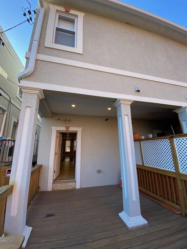 Building Photo - 513 N Collington Ave