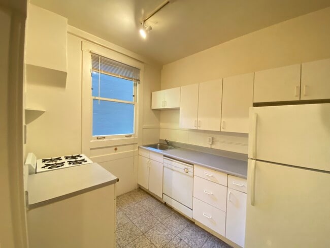 Interior Photo - Palace Court Apartments LLC.