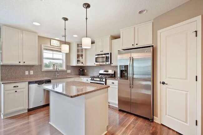 Building Photo - 3223 Red Oak Trl